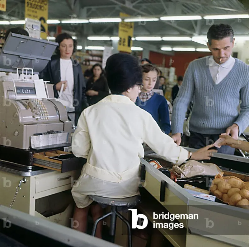 The Checkout Lane Used to Be a Conversation: What We Gave Up When We Started Scanning Our Own Groceries
